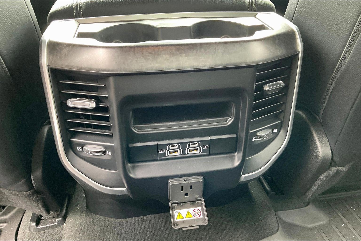 Used 2022 RAM 1500 Big Horn AWD/4WD image 12
