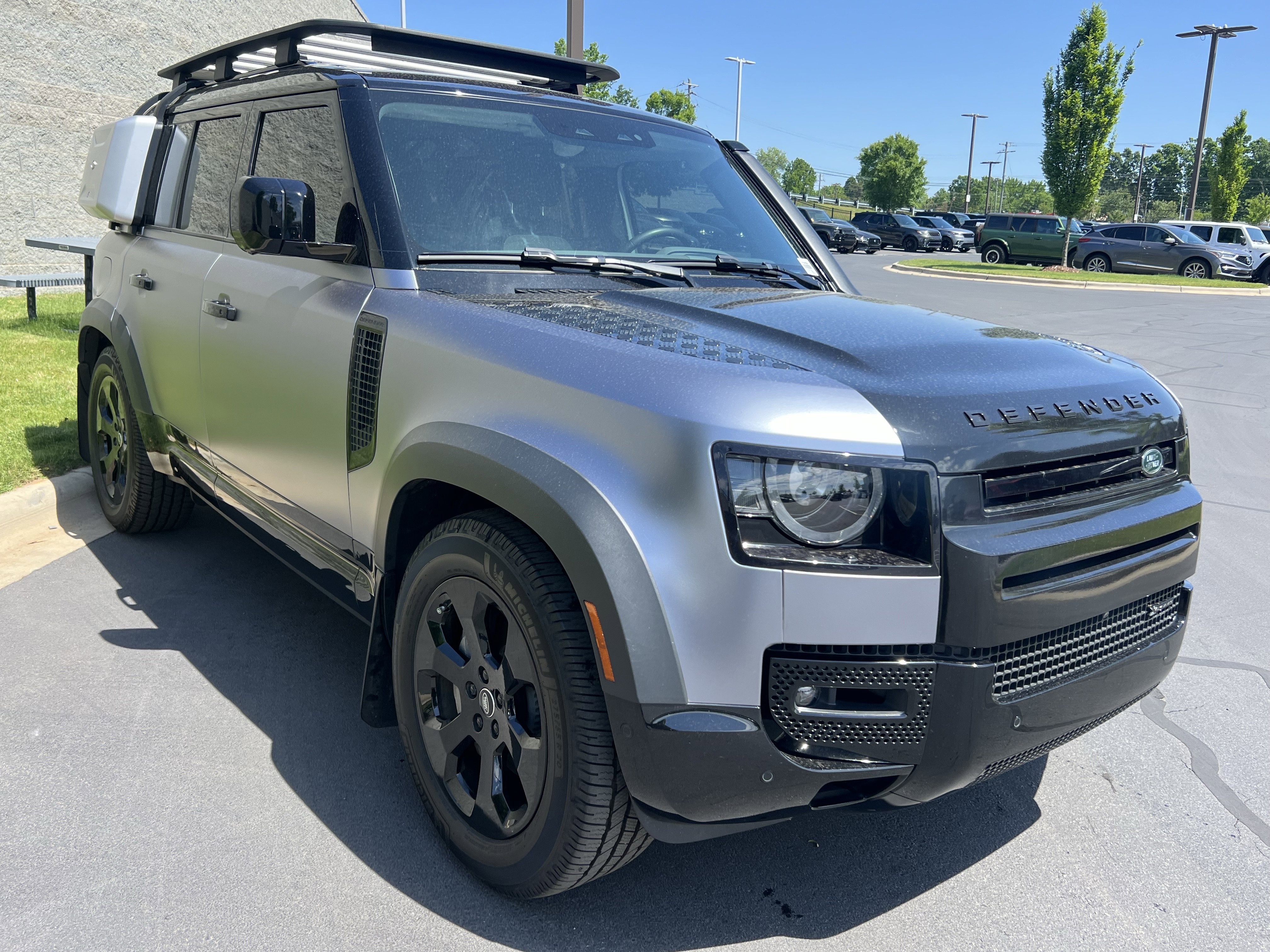 Certified 2023 Land Rover Defender 110 X-Dynamic SE AWD/4WD image 9