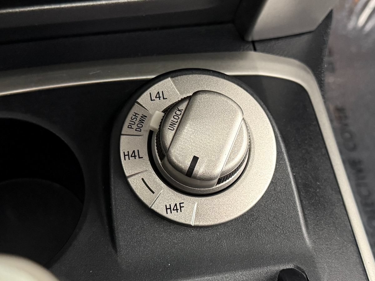 Used 2013 Toyota 4Runner Limited AWD/4WD image 25