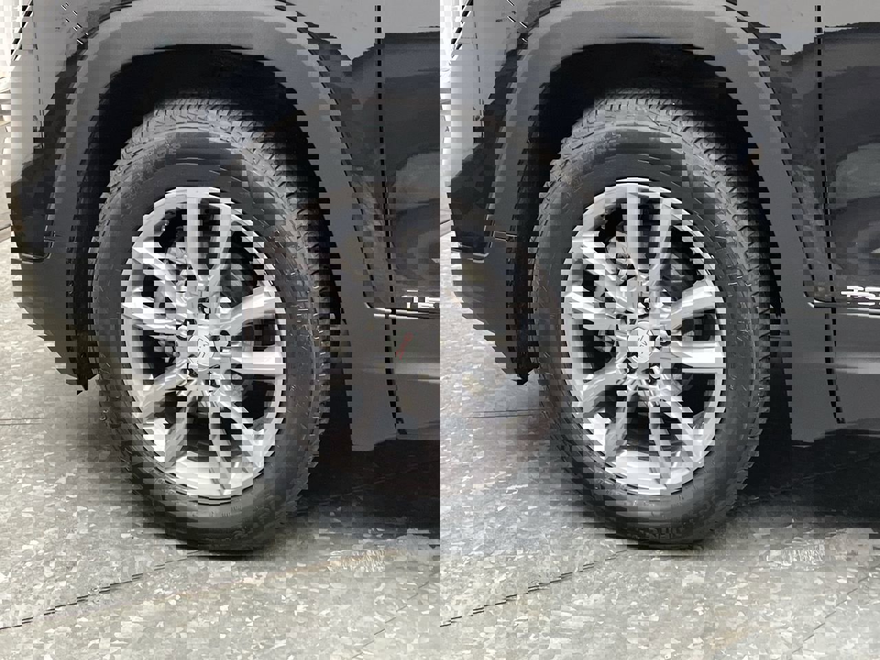 Certified 2024 GMC Terrain SLT image 33