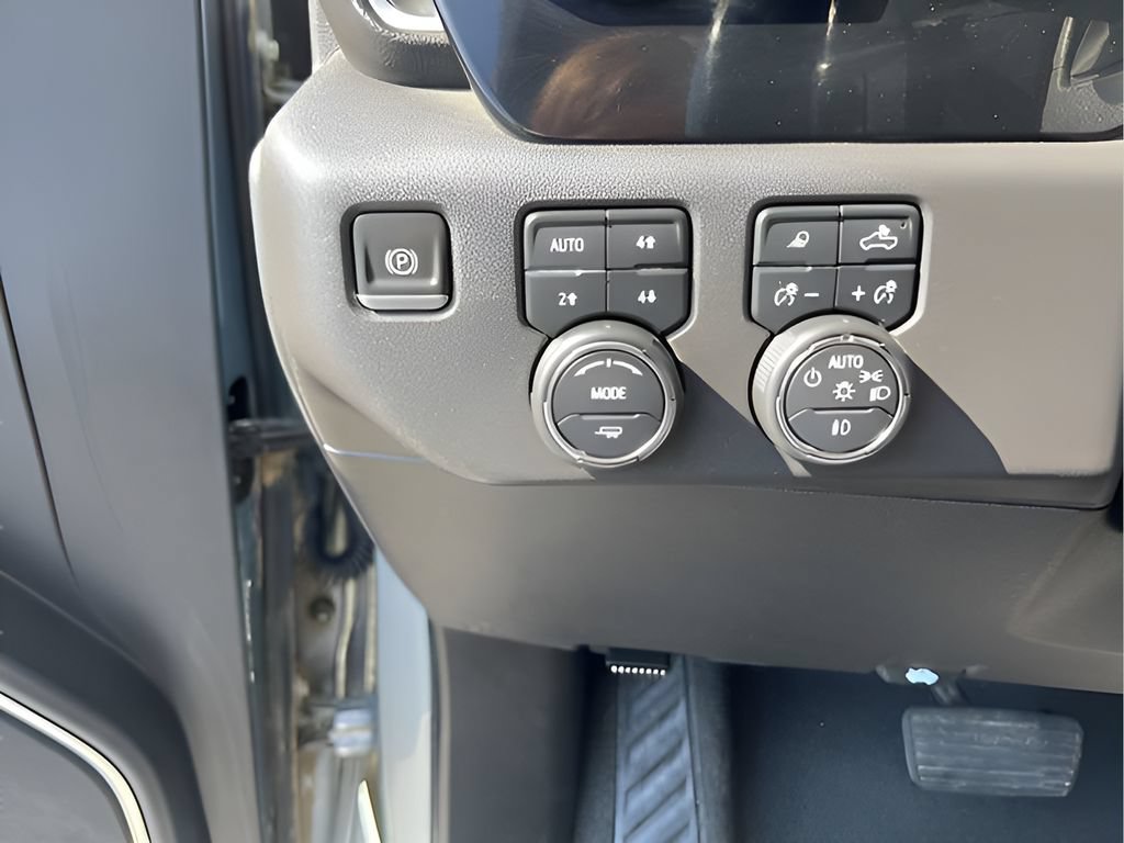 Used 2024 Chevrolet Silverado 1500 LT Trail Boss w/ Convenience Package II AWD/4WD image 14