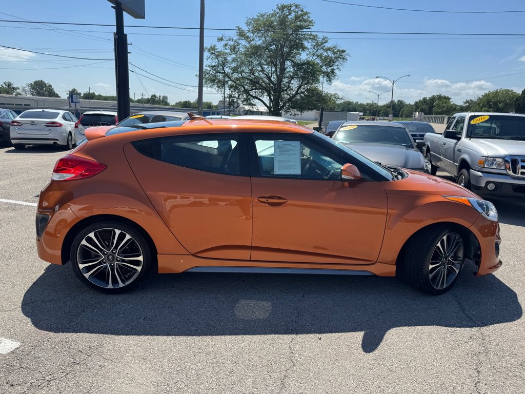 Used 2016 Hyundai Veloster Turbo FWD image 8