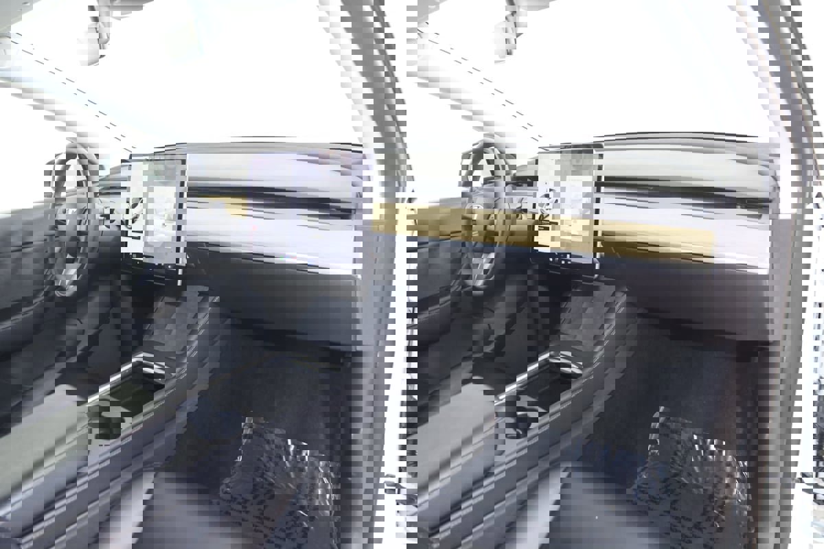 Used 2021 Tesla Model Y Long Range image 41