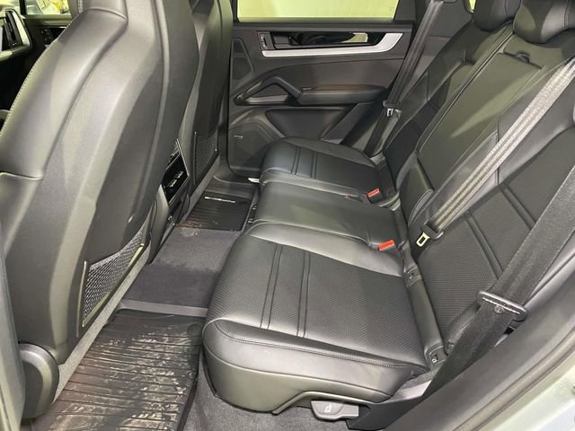 New 2026 Porsche Cayenne S image 19