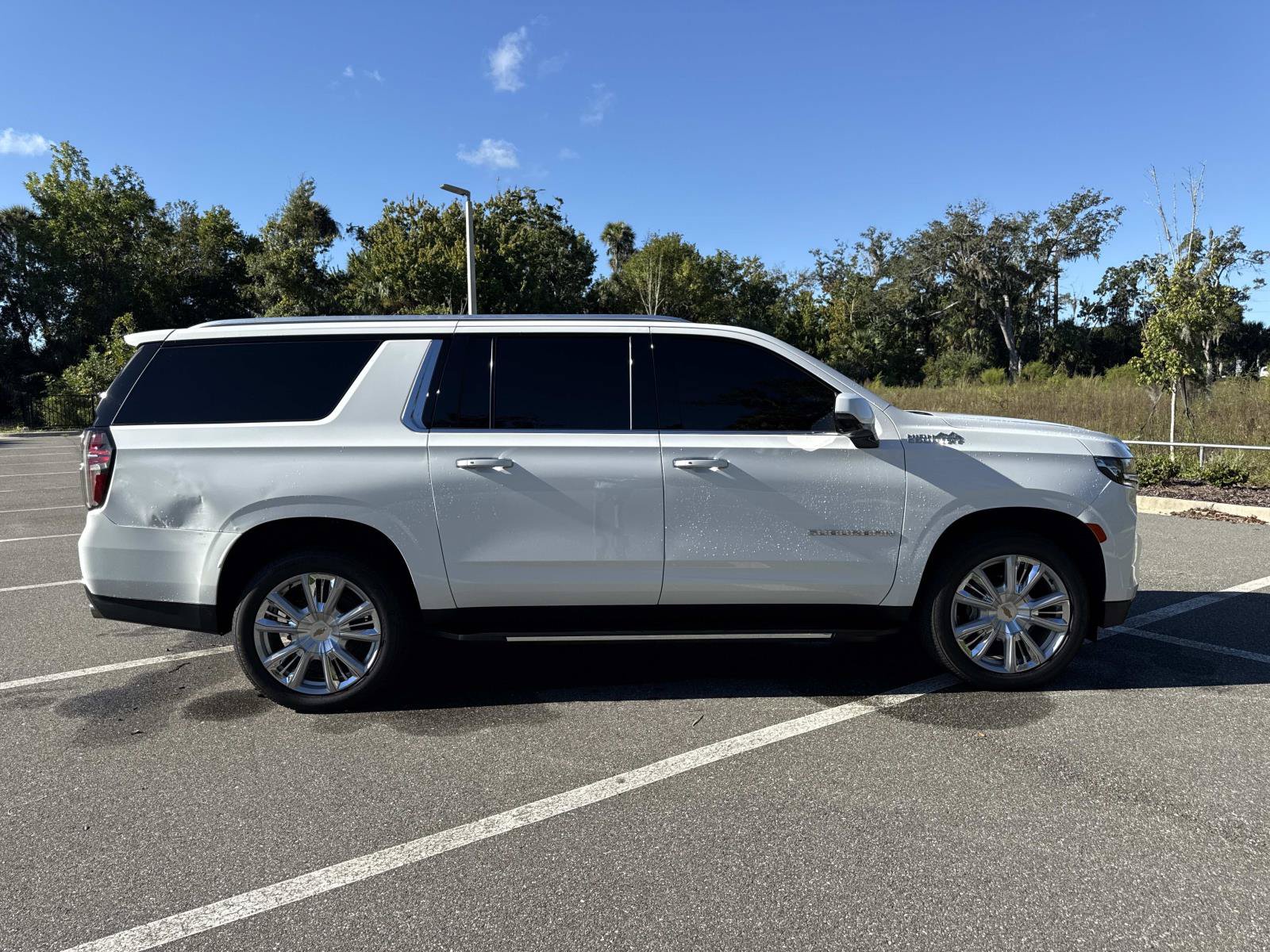 Used 2024 Chevrolet Suburban High Country AWD/4WD image 2