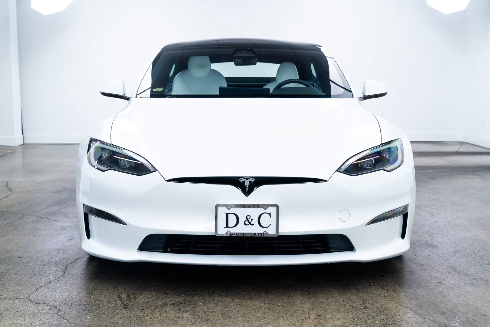 Used 2024 Tesla Model S image 2