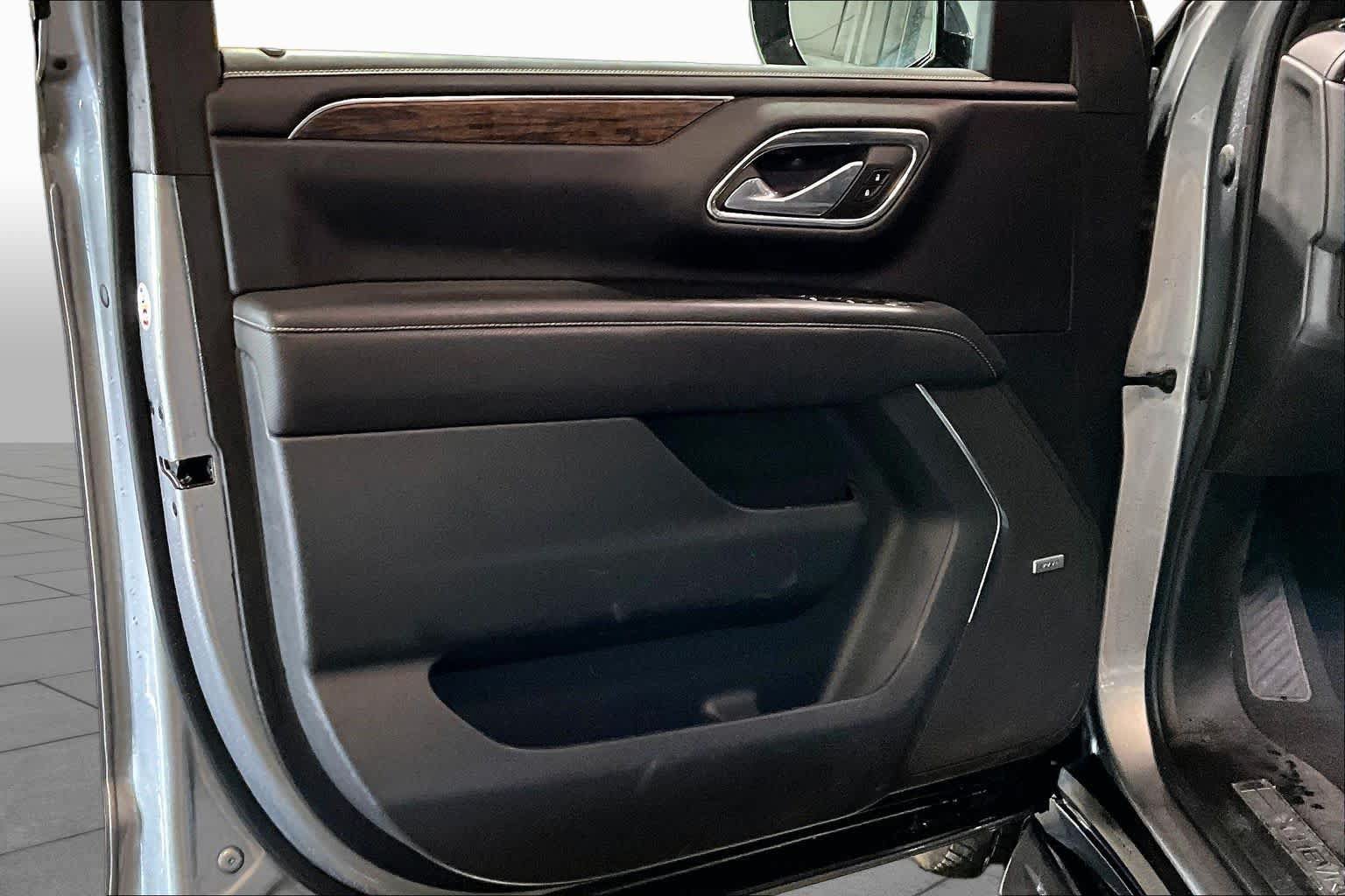 Used 2023 Chevrolet Tahoe Premier AWD/4WD image 21