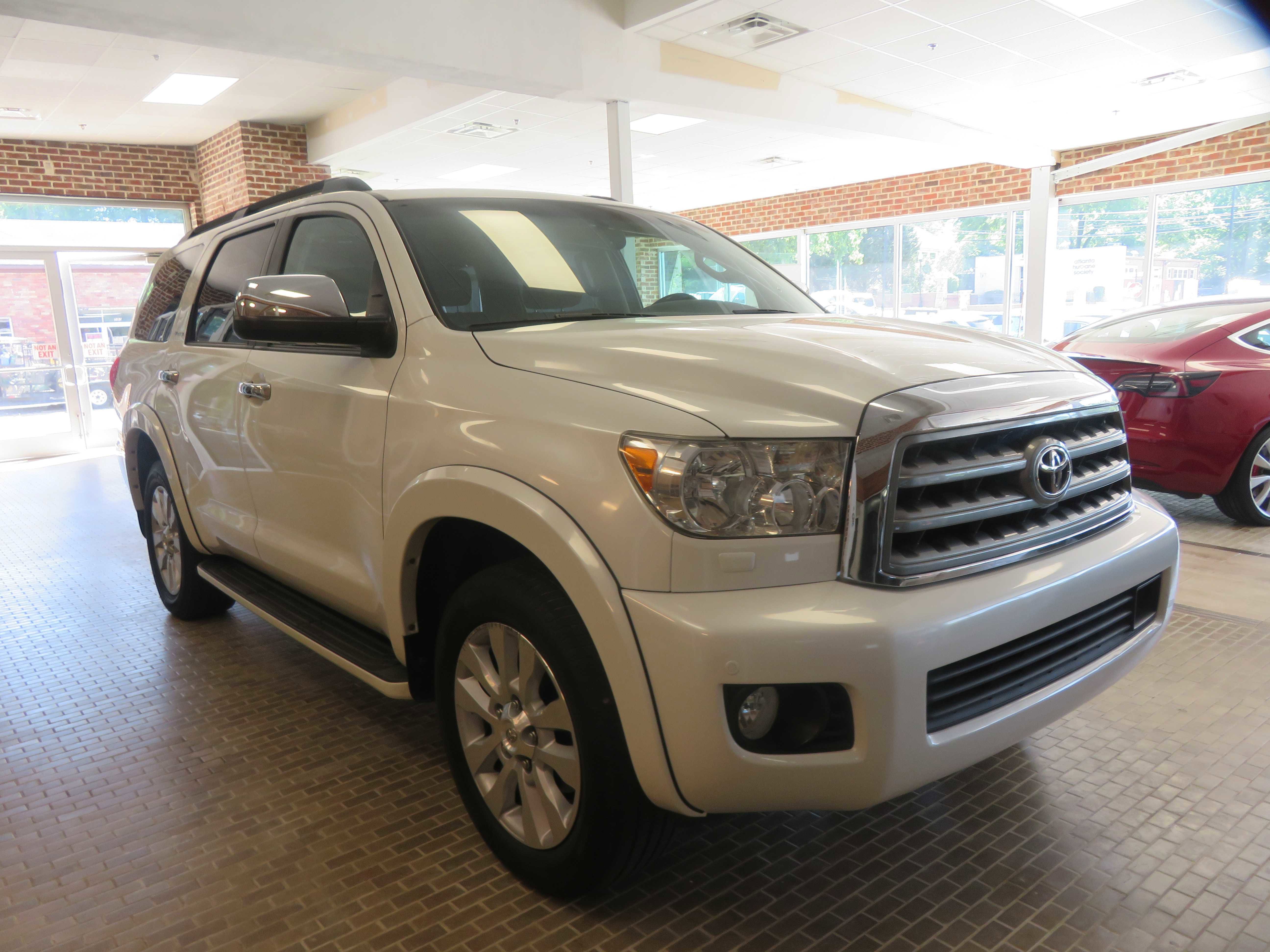 Used 2016 Toyota Sequoia Platinum AWD/4WD image 4