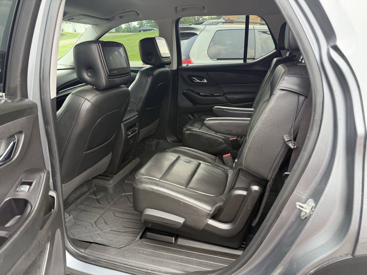 Used 2019 Chevrolet Traverse LT w/ LPO, Floor Liner Package AWD/4WD image 10