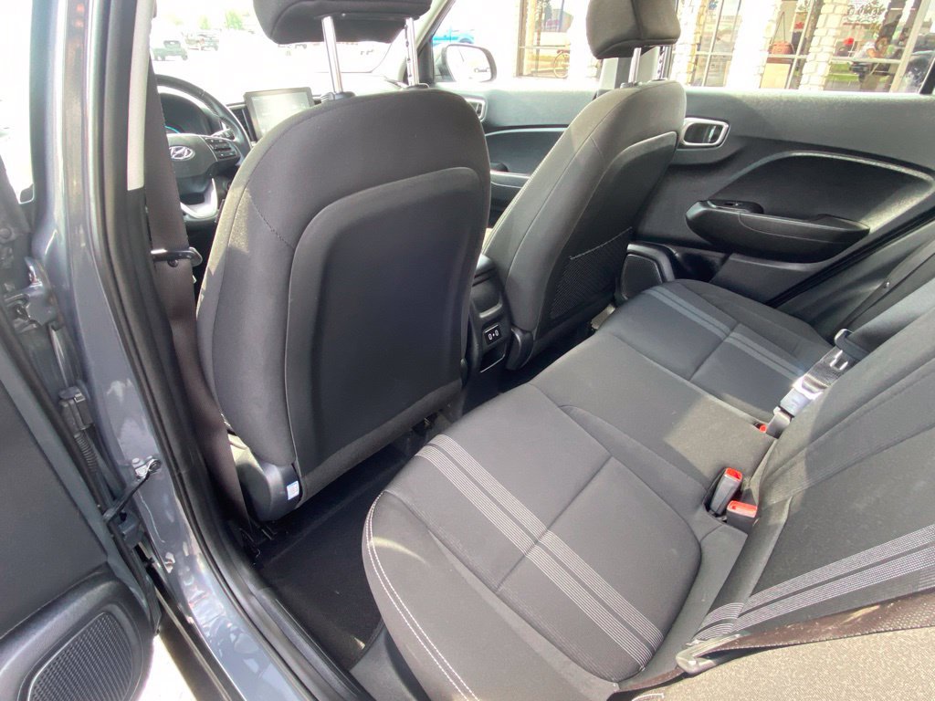 Used 2025 Hyundai Venue SEL FWD image 47