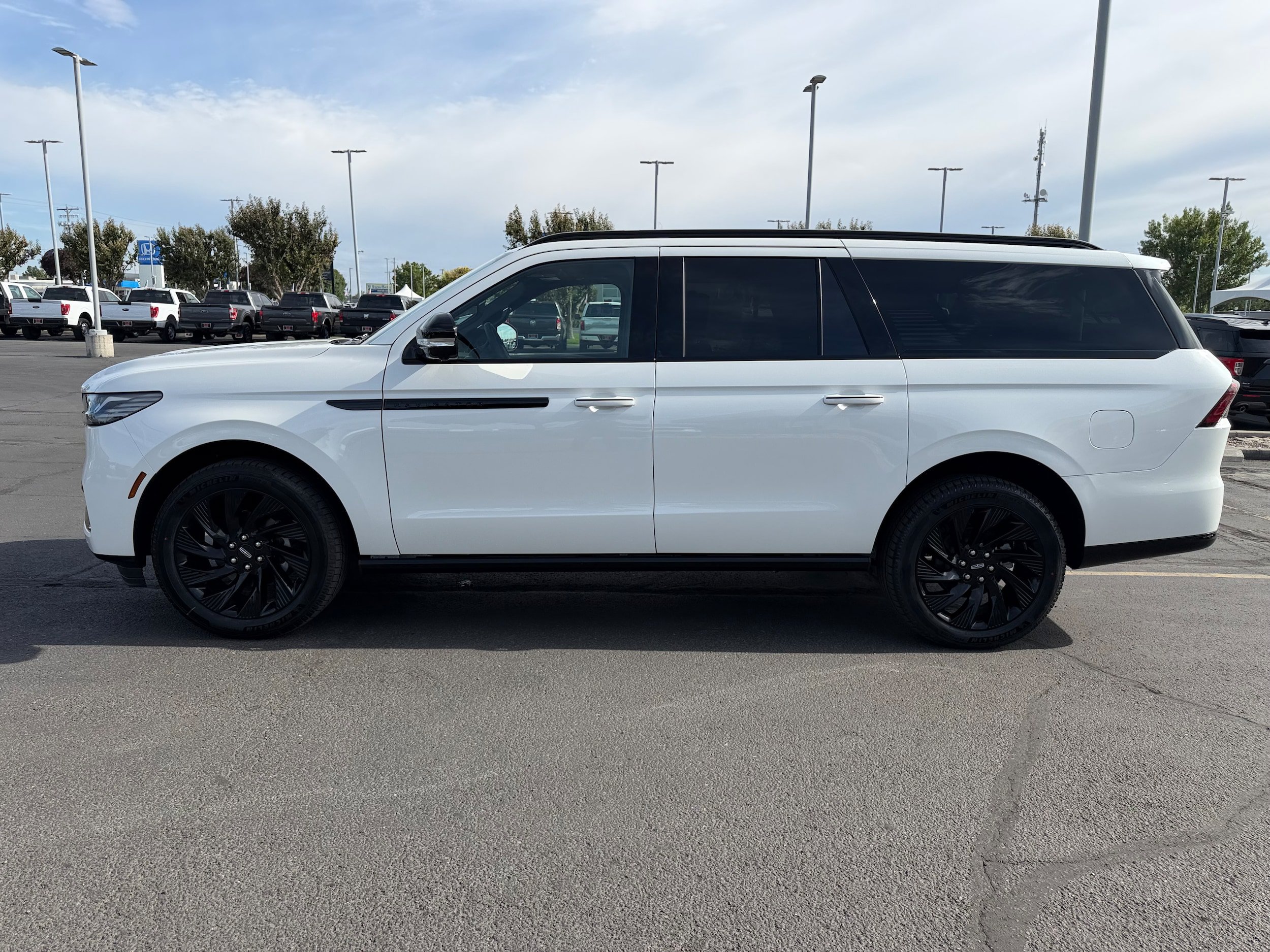 New 2027 Lincoln Navigator L Reserve w/ Jet Appearance Package AWD/4WD image 6