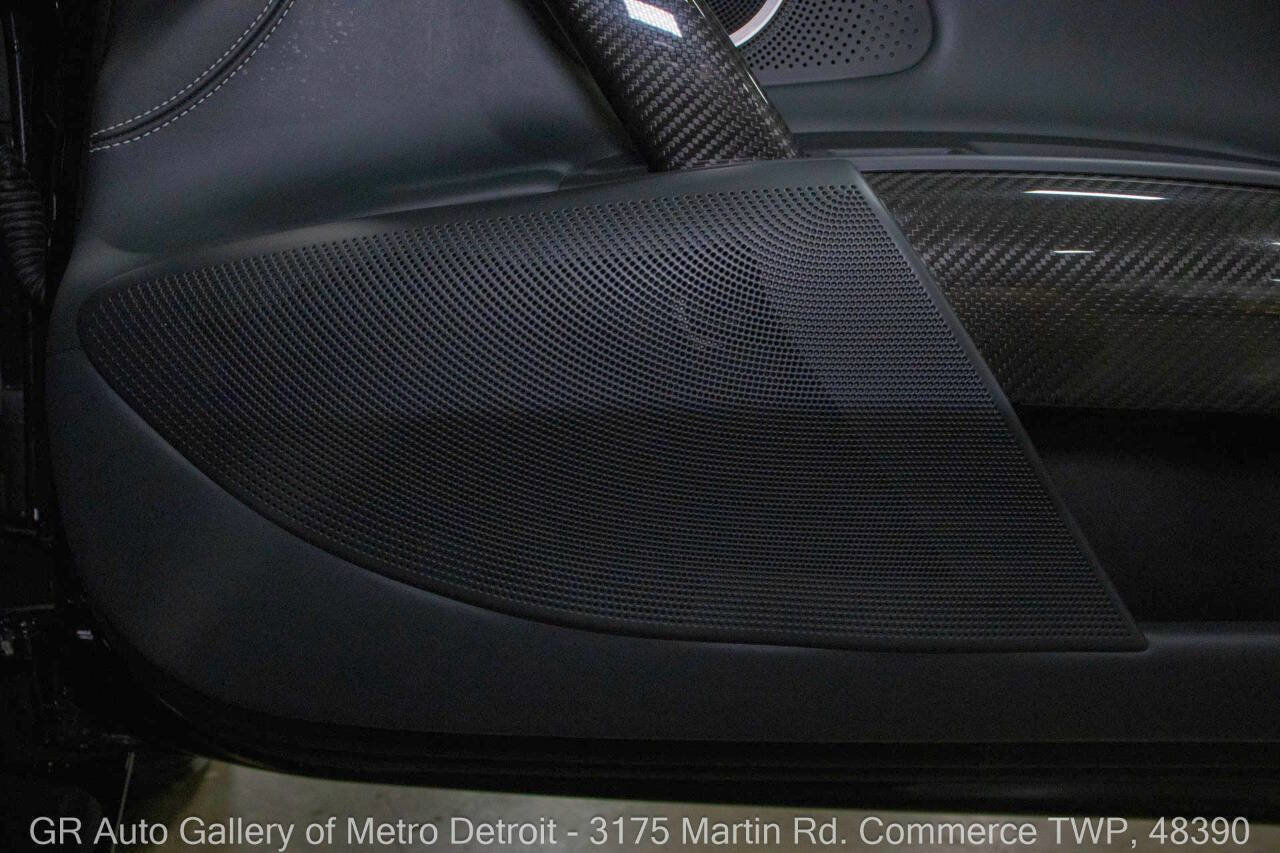 Used 2015 Audi R8 V10 image 36