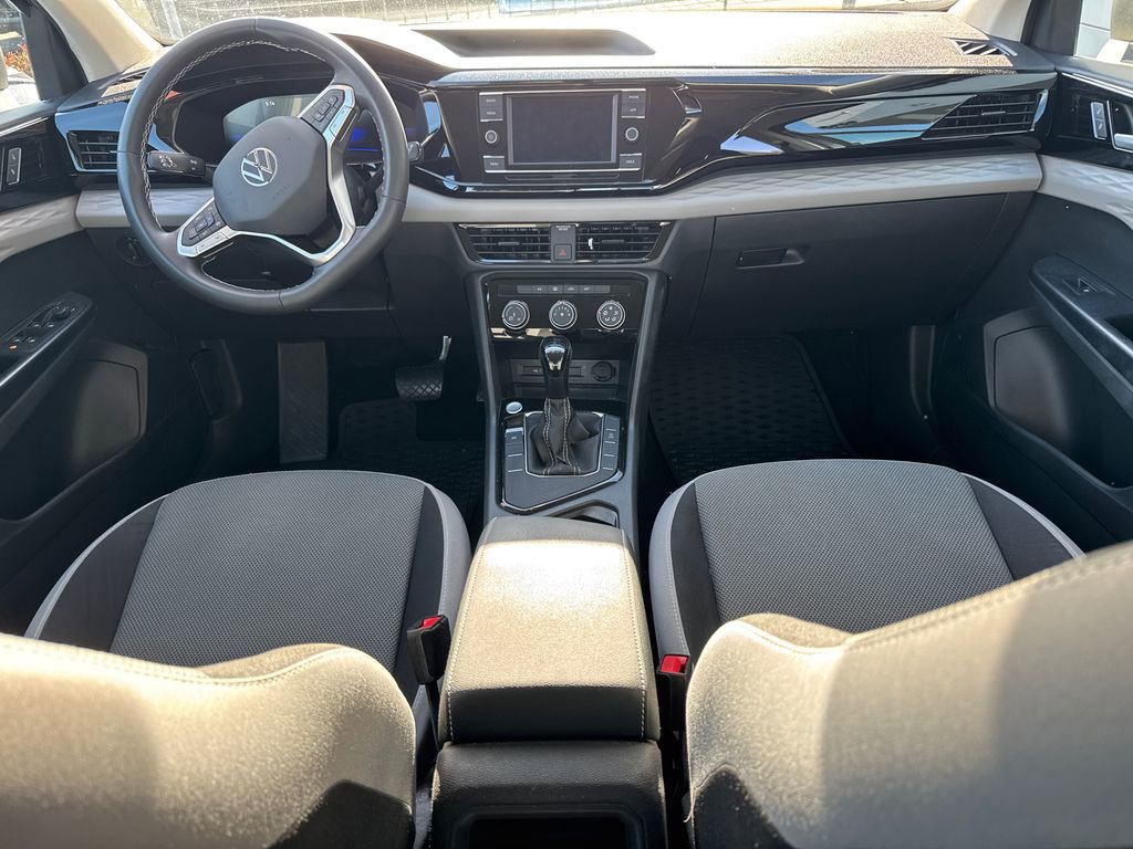 Used 2023 Volkswagen Taos S FWD image 5