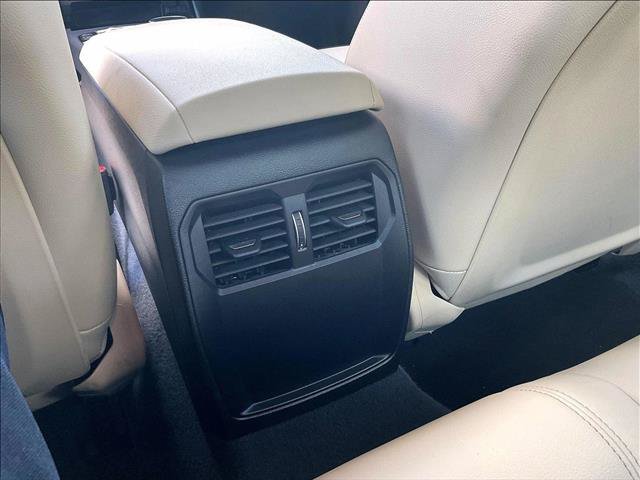 Used 2024 BMW 230i Coupe w/ Convenience Package RWD image 24