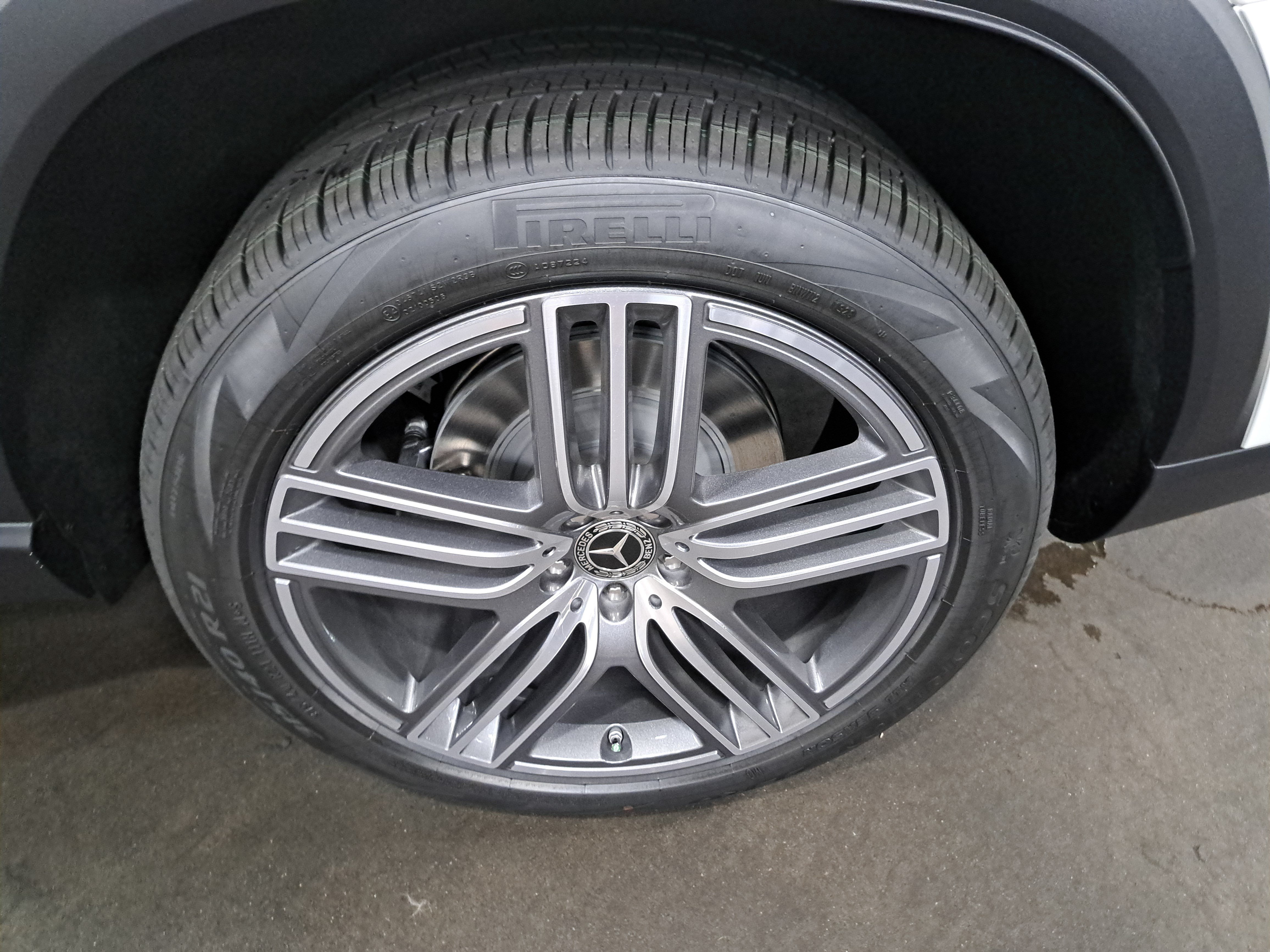 New 2026 Mercedes-Benz GLS 450 4MATIC image 36