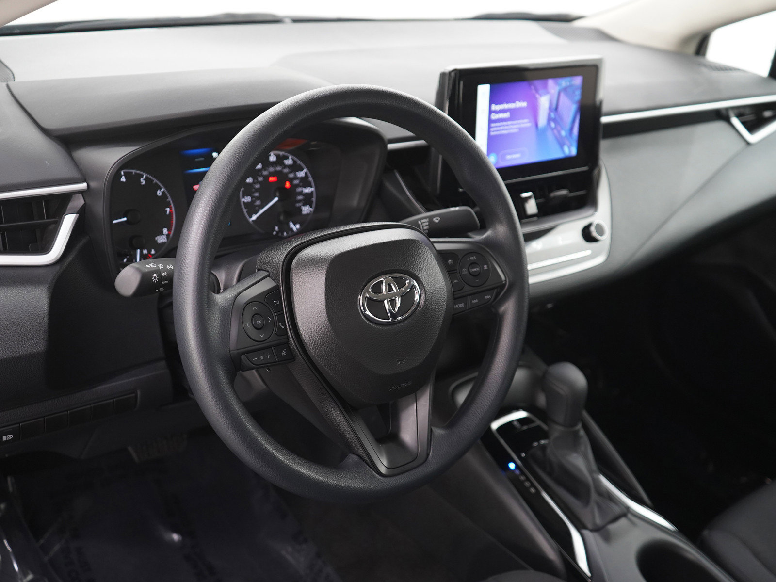Used 2025 Toyota Corolla LE image 18