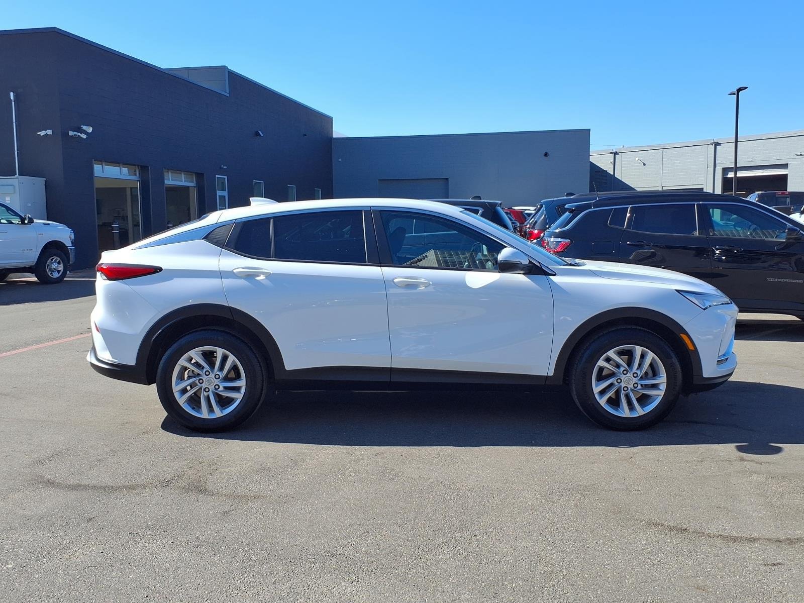 Used 2026 Buick Envista Preferred FWD image 23