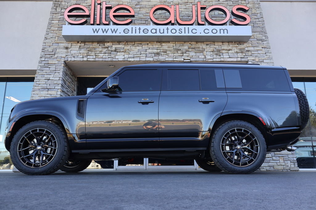 Used 2025 Land Rover Defender 130 V8 image 3