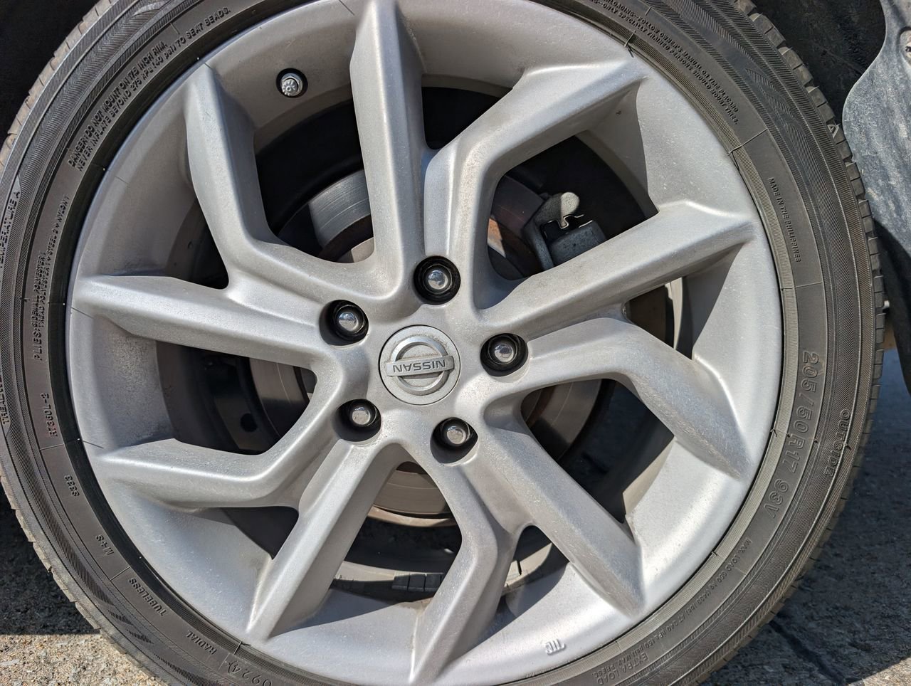 Used 2015 Nissan Sentra SR w/ SR Premium Package image 8