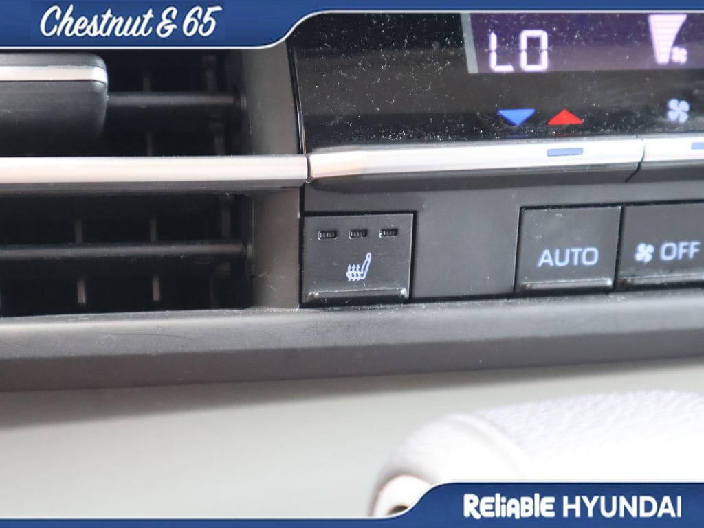 Used 2022 Toyota Sienna XLE w/ XLE Plus Package FWD image 38