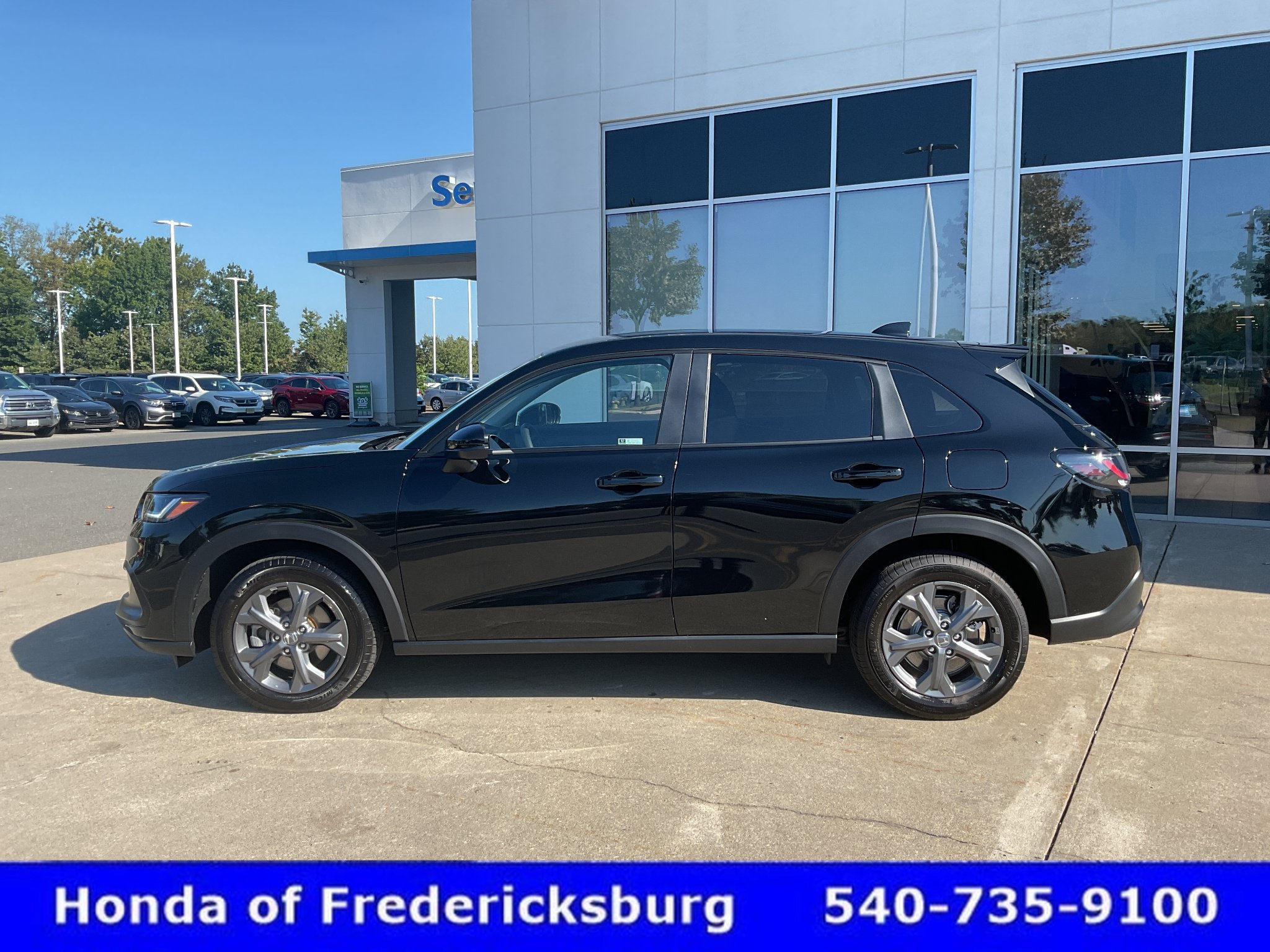 Certified 2027 Honda HR-V LX image 2