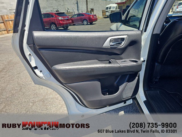 Used 2018 Nissan Pathfinder Platinum FWD image 25