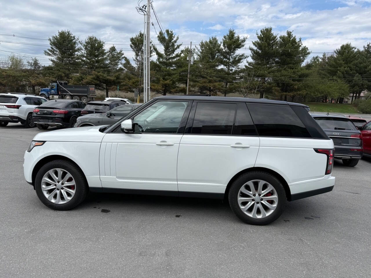 Used 2015 Land Rover Range Rover HSE AWD/4WD image 9
