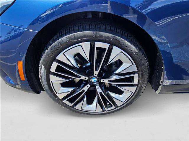 Used 2024 BMW 530i w/ Premium Package image 22