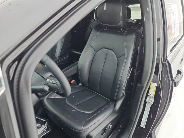 Used 2025 Chrysler Pacifica Select image 33