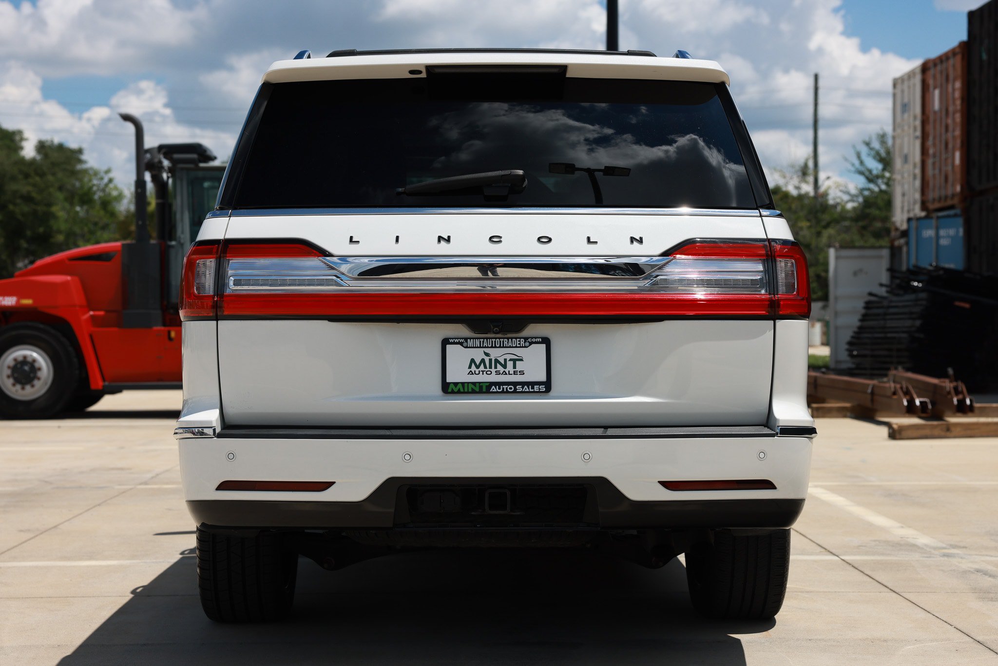Used 2020 Lincoln Navigator L Black Label w/ Cargo Convenience Package AWD/4WD image 11