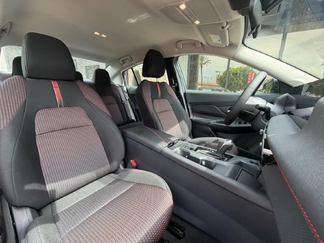 New 2027 Nissan Sentra SR w/ SR All Weather Package FWD image 27