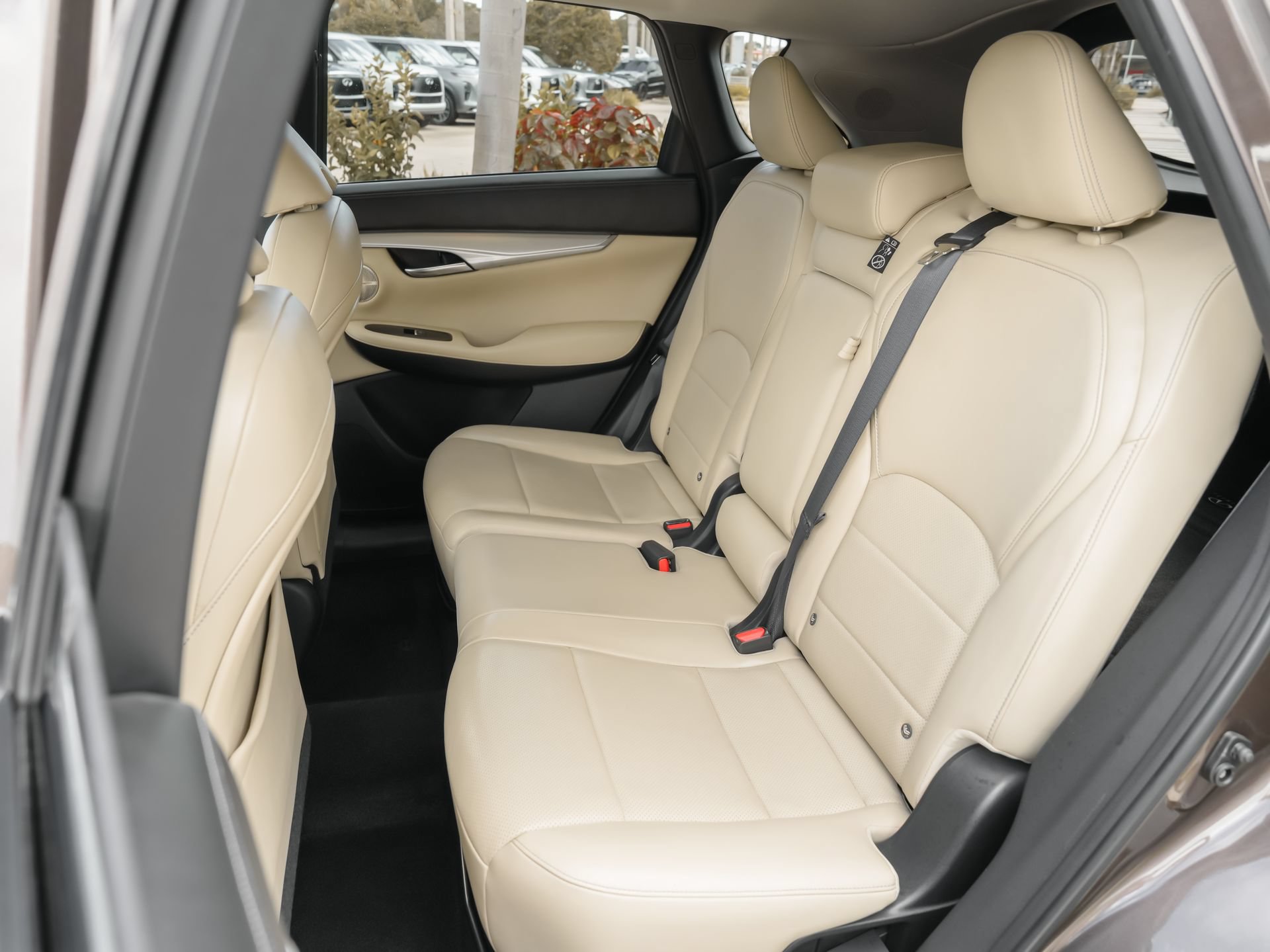 Used 2019 INFINITI QX50 Essential w/ Premium Audio Package AWD/4WD image 34