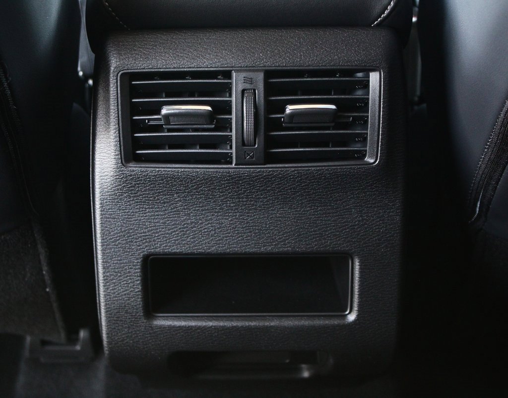 New 2025 Mitsubishi Outlander SE image 12