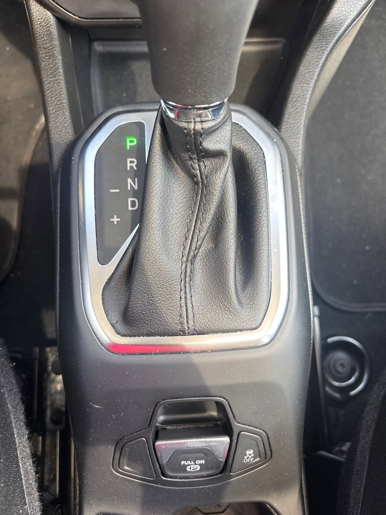 Used 2021 Jeep Renegade Latitude w/ Sun & Sound Group image 25