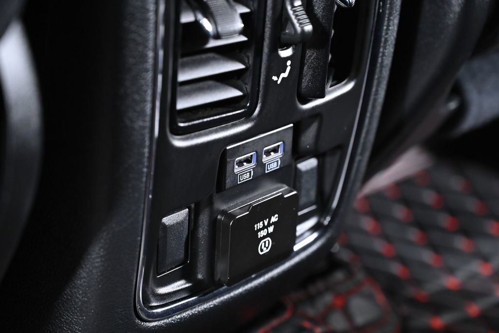 Used 2020 Jeep Grand Cherokee Limited w/ Premium Lighting Group image 31