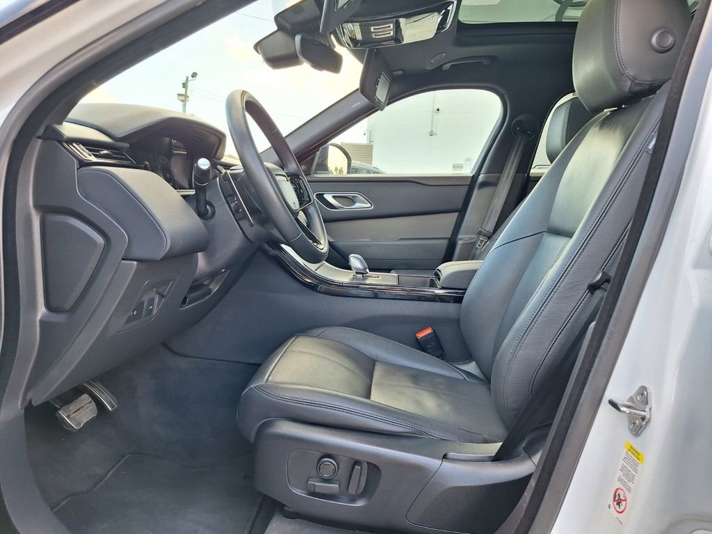 Used 2025 Land Rover Range Rover Velar Dynamic SE image 12