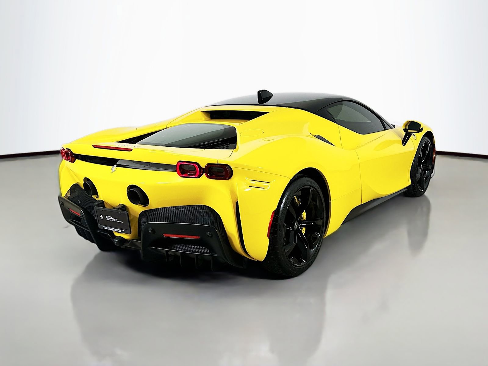 Used 2022 Ferrari SF90 Stradale AWD/4WD image 5