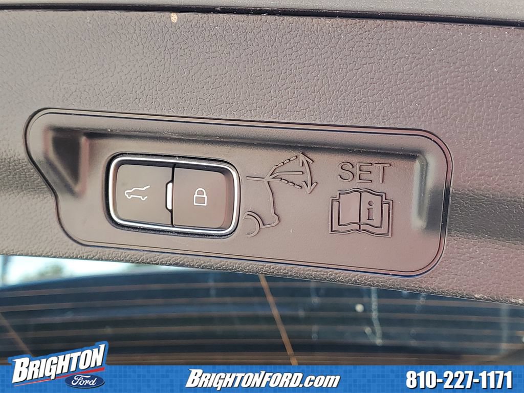 Used 2023 Ford Explorer XLT w/ Equipment Group 202A AWD/4WD image 9