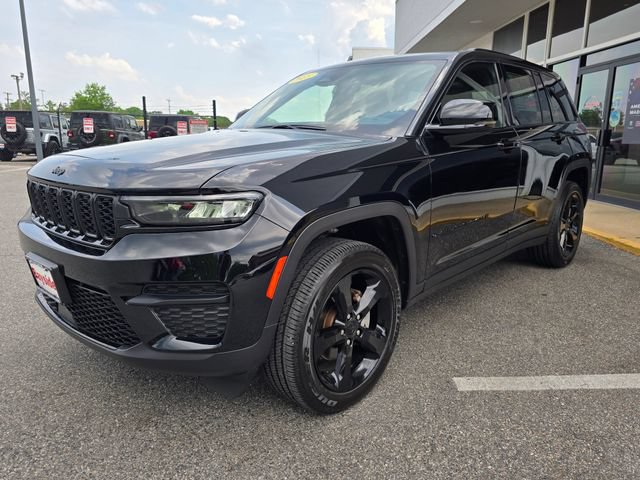 Used 2023 Jeep Grand Cherokee Altitude AWD/4WD image 28