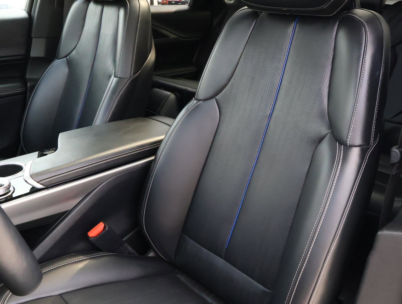 Certified 2024 Cadillac Lyriq Luxury image 18