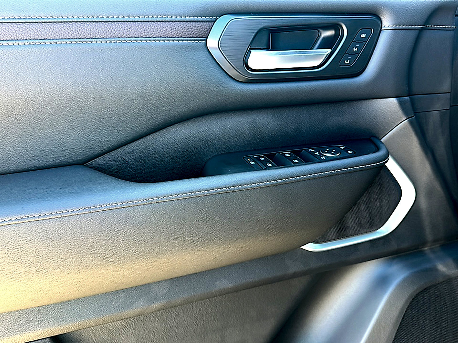 New 2026 Nissan Armada Platinum image 13