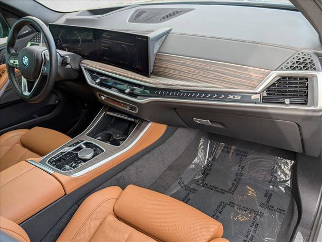 Certified 2025 BMW X5 xDrive50e w/ Premium Package image 23