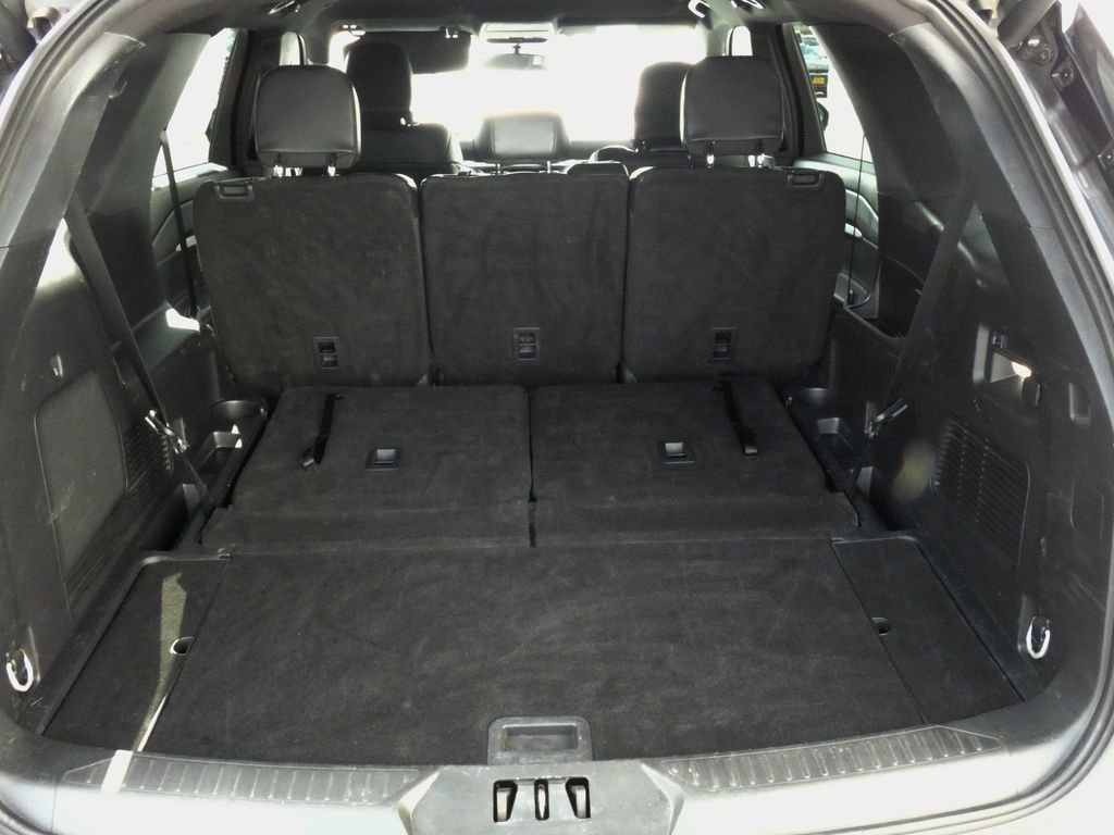 Used 2025 Ford Explorer ST-Line w/ ST-Line Street Pack AWD/4WD image 35