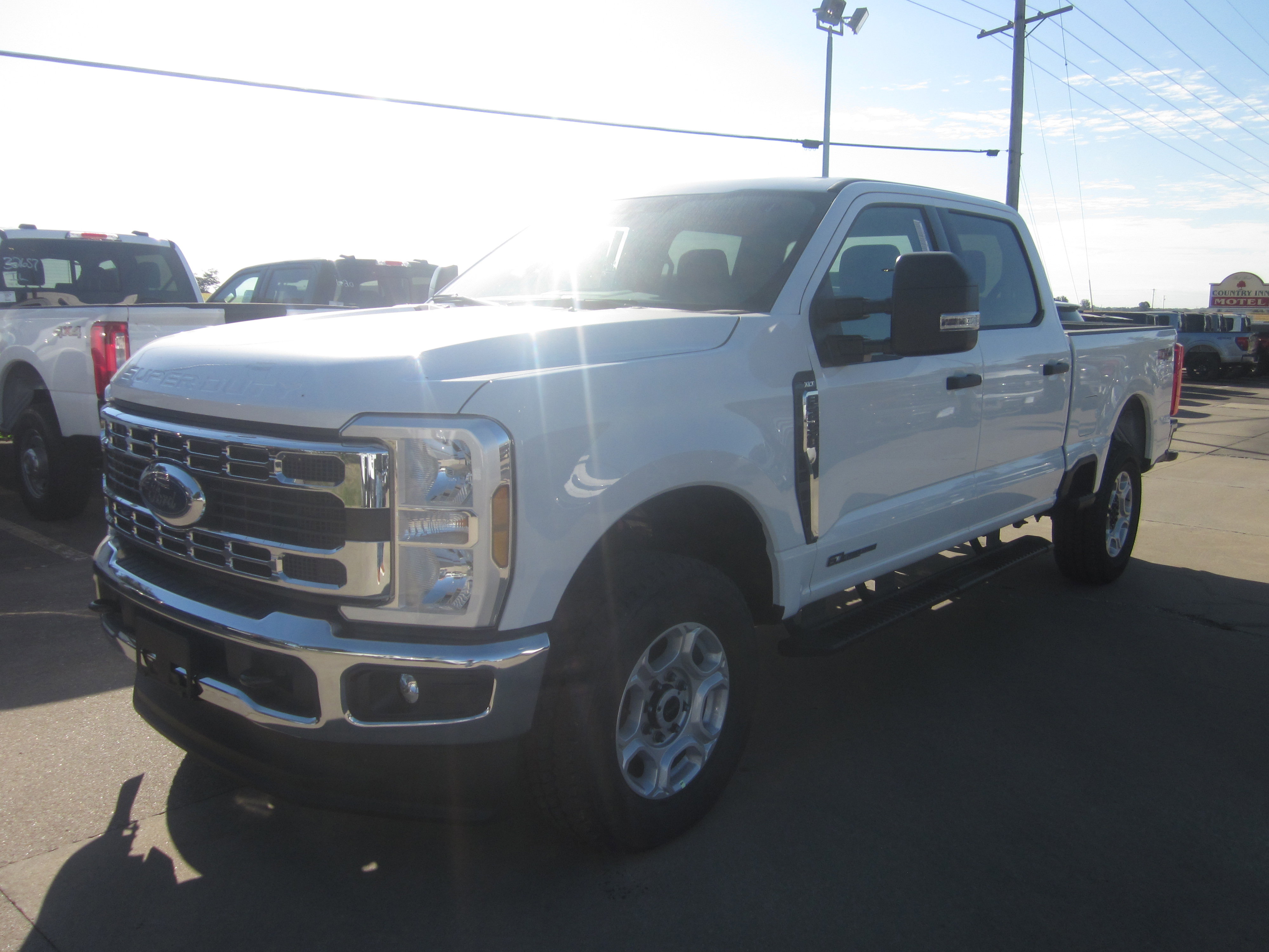 New 2026 Ford F250 XLT w/ FX4 Off-Road Package image 3