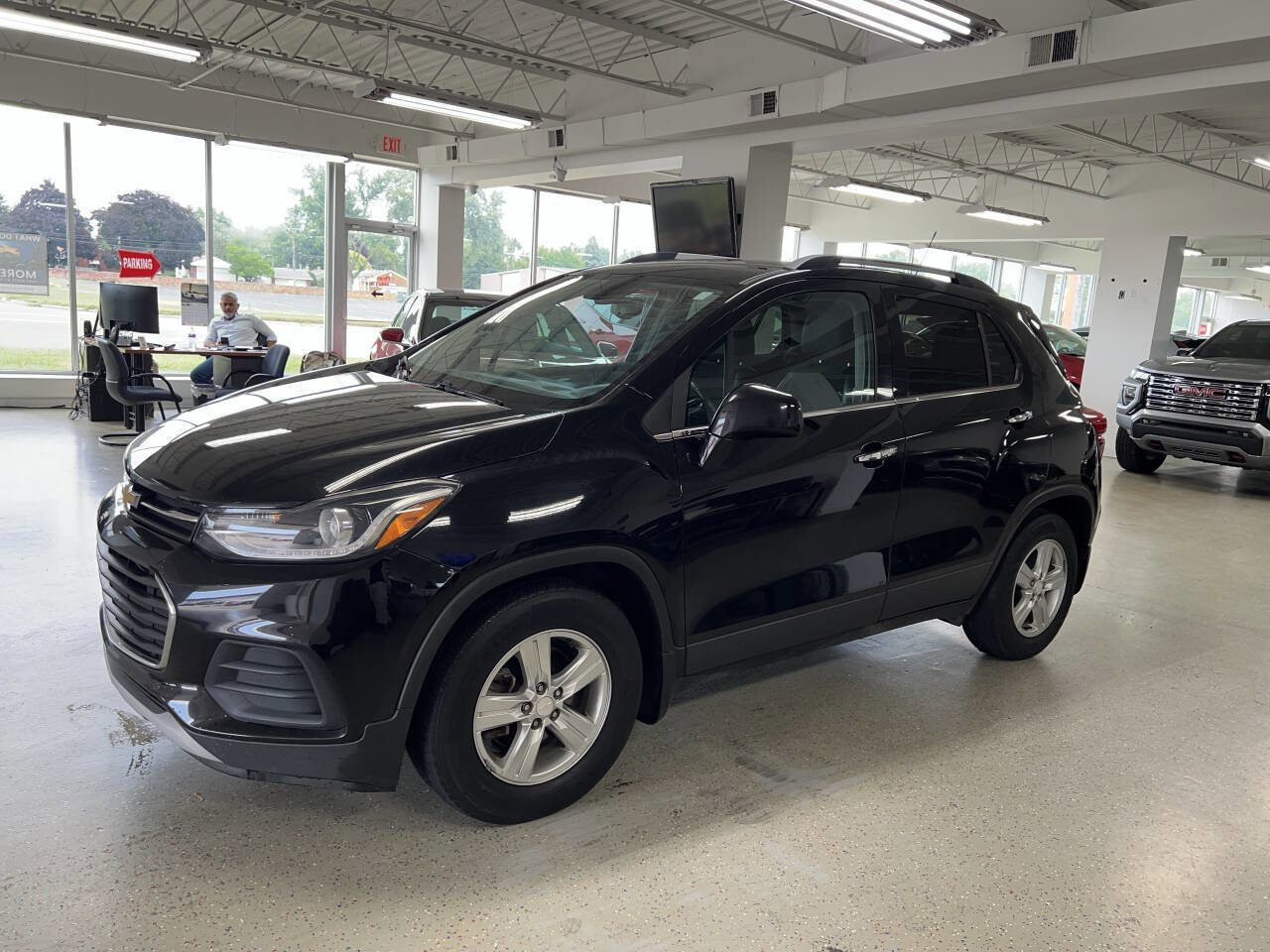 Used 2018 Chevrolet Trax LT w/ LT Convenience Package image 6
