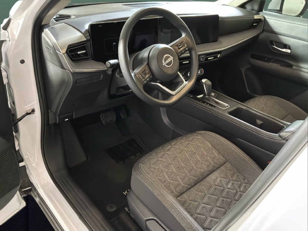 Used 2025 Nissan Kicks SV w/ SV Premium Package AWD/4WD image 15