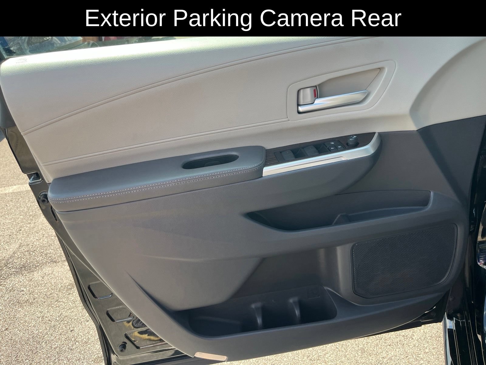 Used 2021 Toyota Sienna XLE FWD image 11