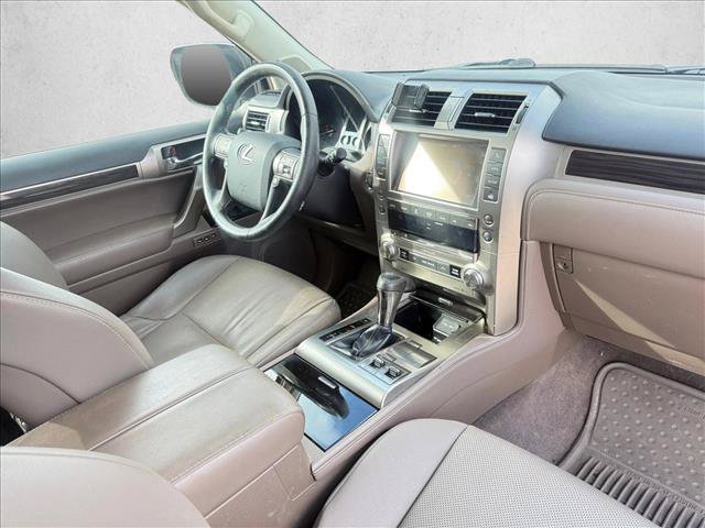 Used 2019 Lexus GX 460 w/ Preferred Accessory Package AWD/4WD image 18