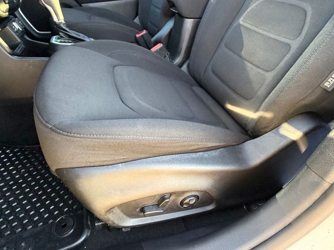 Used 2021 Jeep Renegade Latitude w/ Convenience Group FWD image 27