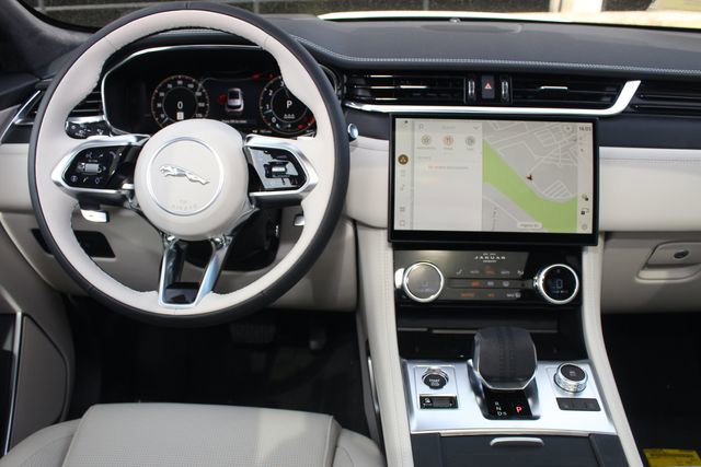 New 2026 Jaguar F-PACE R-Dynamic S image 4